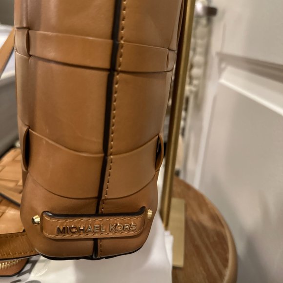 🔥🔥 Authentic Michael Kors "Vivian" Tote in Luggage Tan, EUC Like New 🔥🔥 - Picture 11 of 15